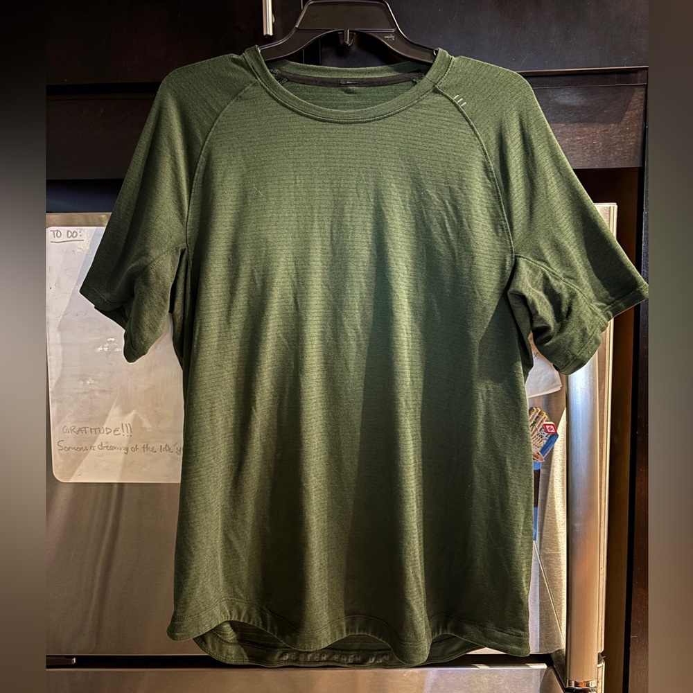 Men’s Lululemon License to Train Shirt - Green